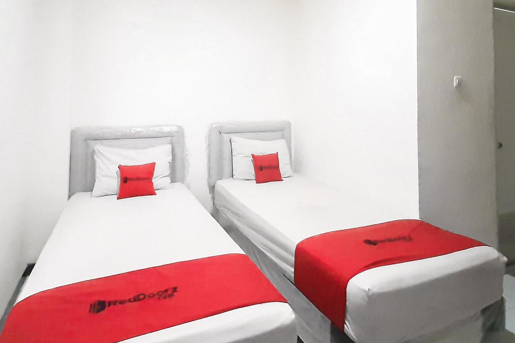 Reddoorz Syariah Near Transmart Mall Palembang Extérieur photo